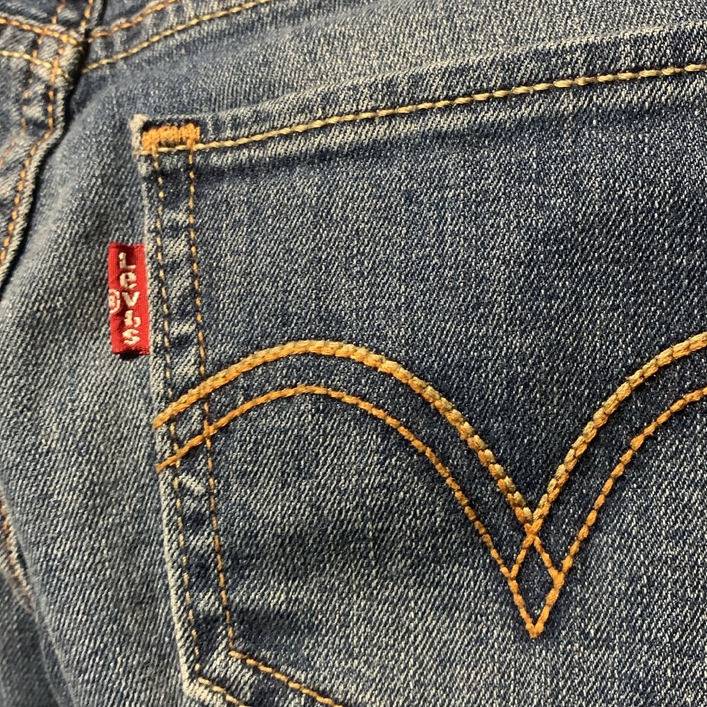Levi’s 524 Too Superlow Kick Boot Cut Medium Dark Wash Jeans Womens size 26 - Picture 4 of 11
